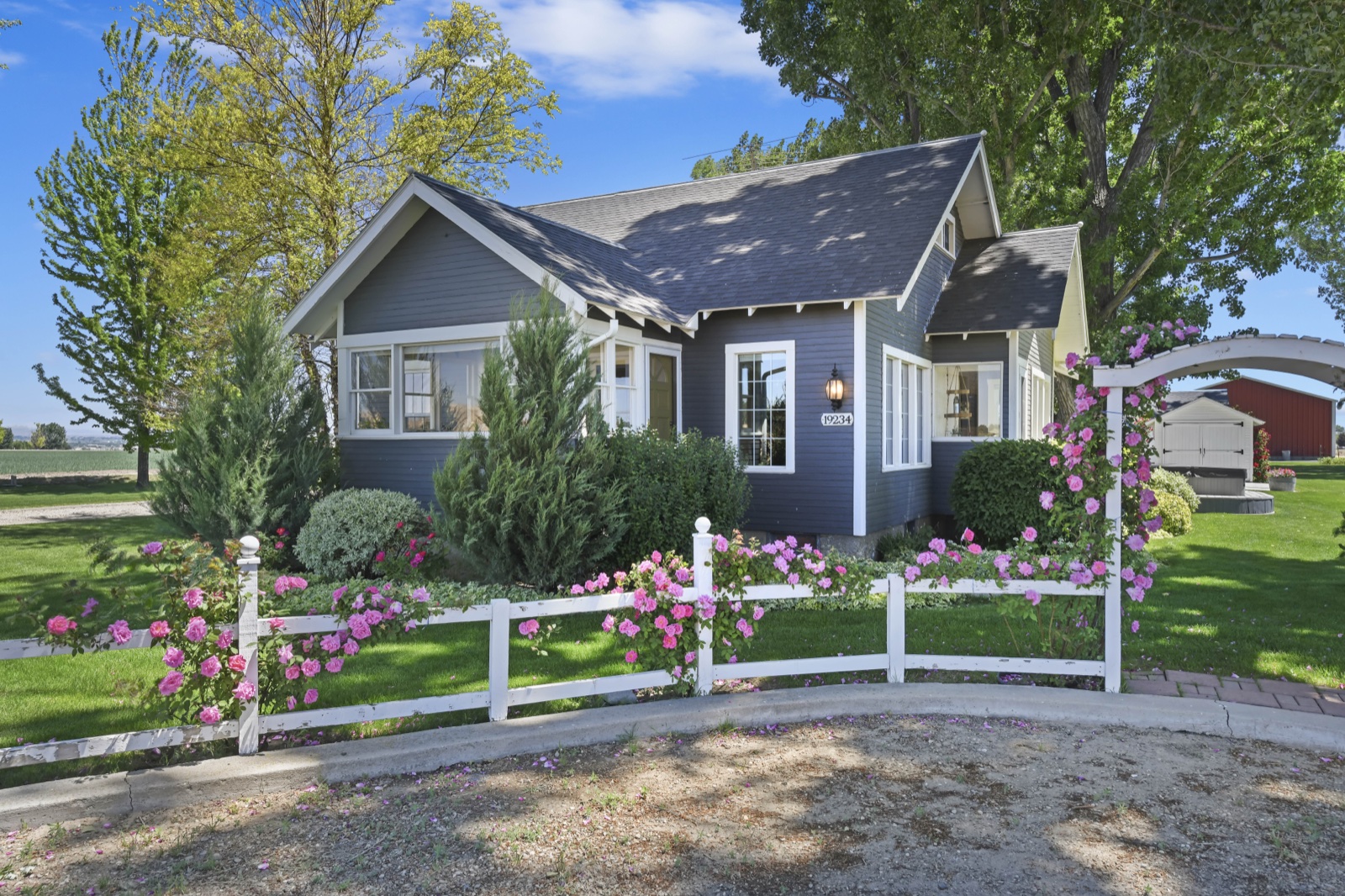 Photo of Charming Farmhouse, Huge Barn on 5 Acres