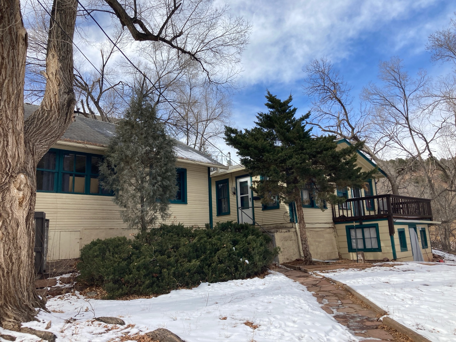 Photo of SALE/LEASEBACK/BUYBACK ON 5 RESIDENTIAL UNITS IN MANITOU SPRINGS