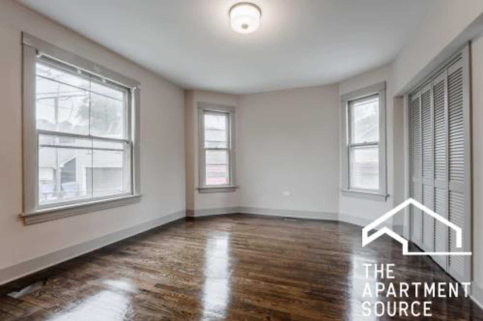 Photo of 13-Unit Chicago Apartment Building - Edgewater